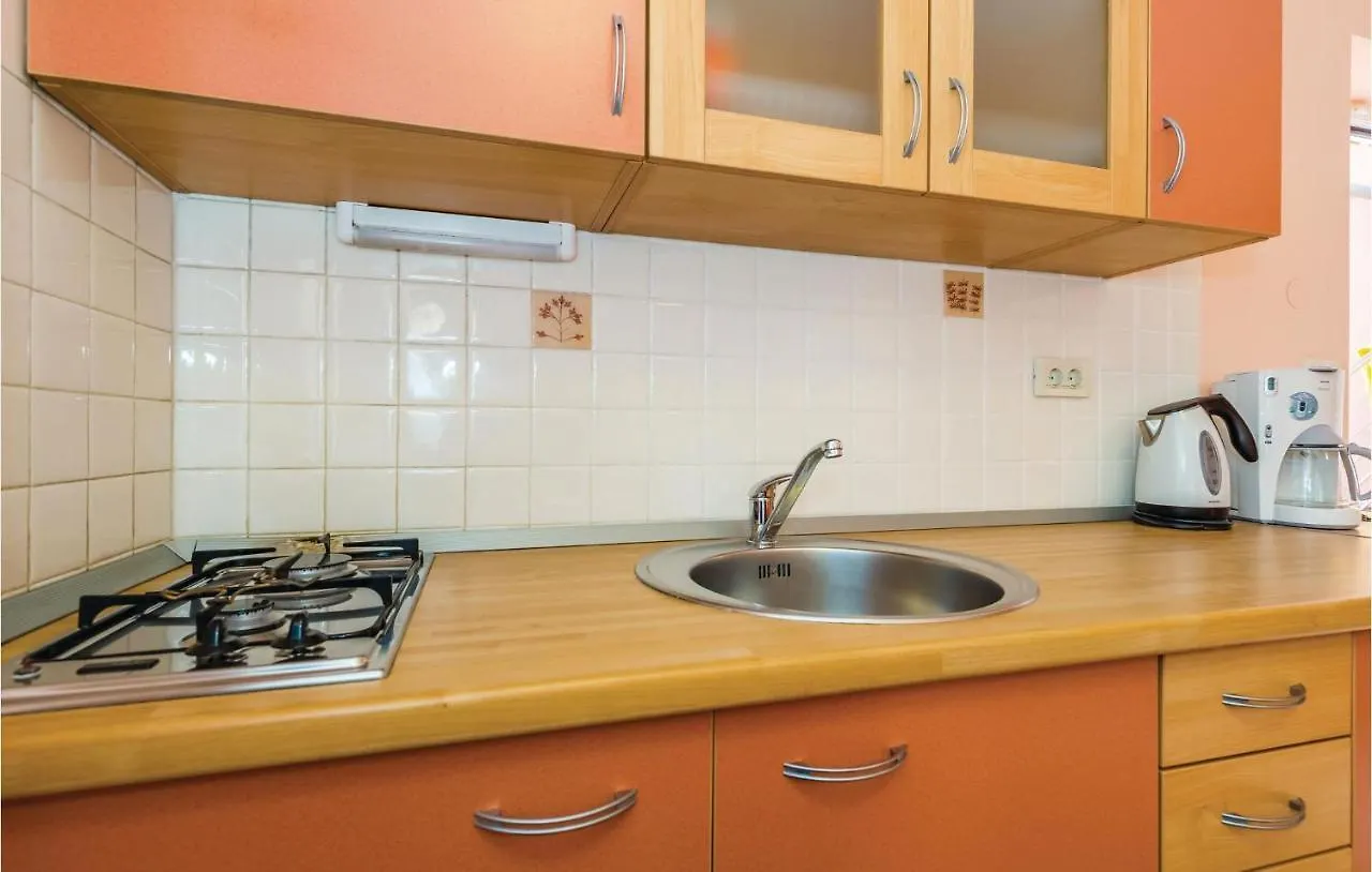 1 Bedroom Awesome Apartment In Mošćenička Draga 0*,