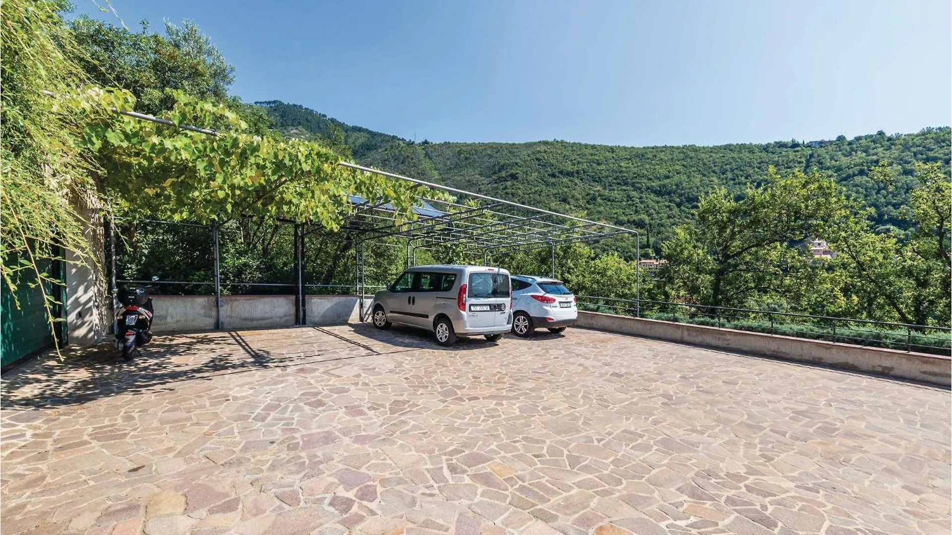 1 Bedroom Awesome Apartment In Mošćenička Draga 0*,  Kroatië