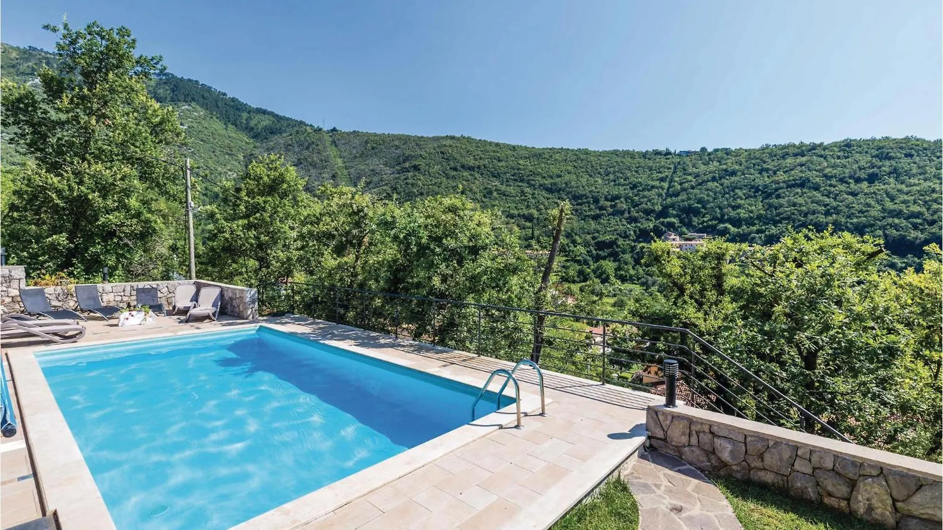 1 Bedroom Awesome Apartment In Mošćenička Draga كرواتيا